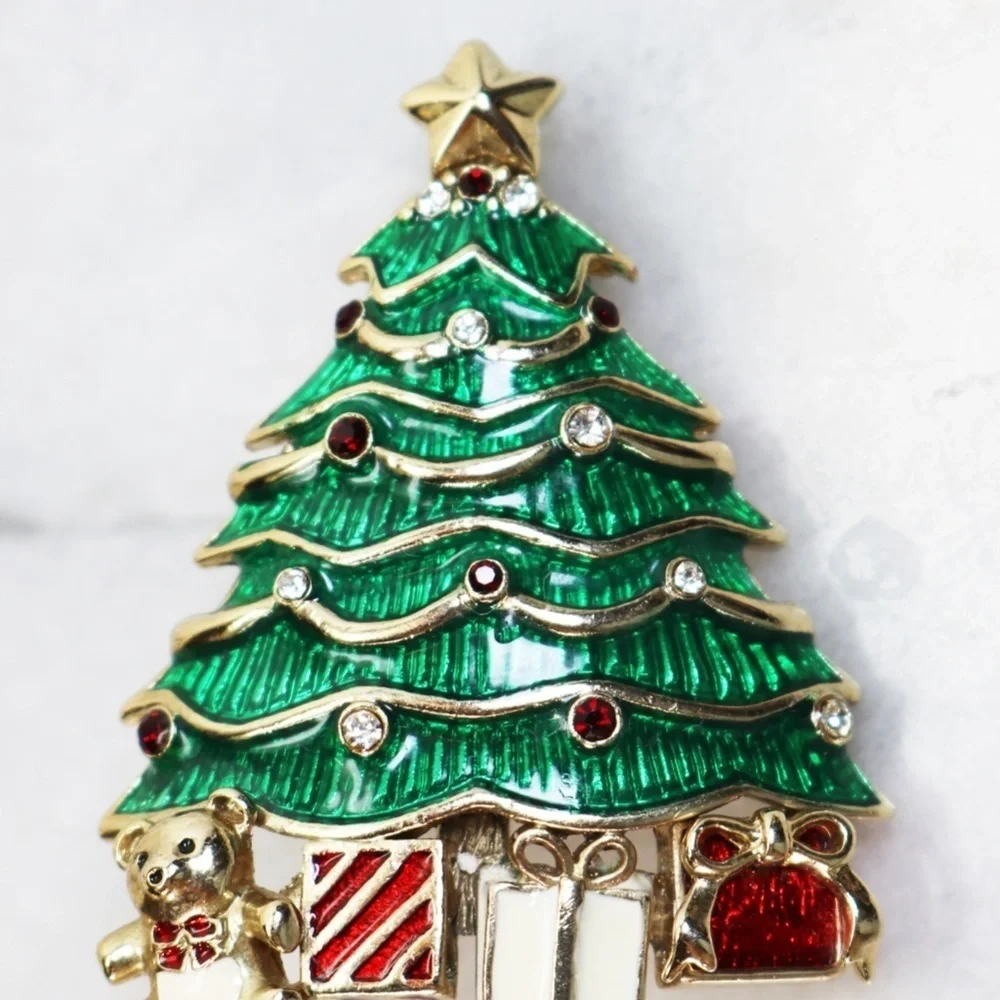 🎁🎄Monet Christmas Tree Brooch & Earrings 🎁🎄